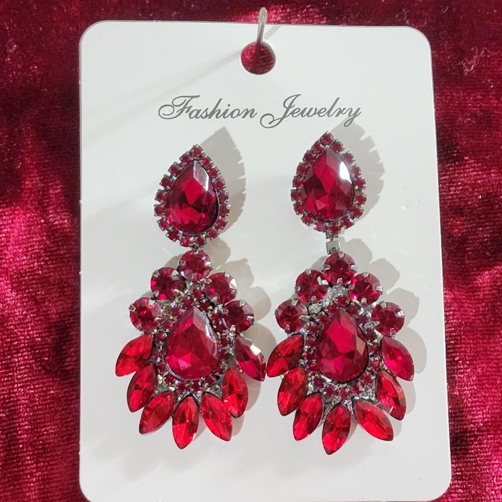 Golden Rhinesone pierced Earrings - Picture 1 of 5